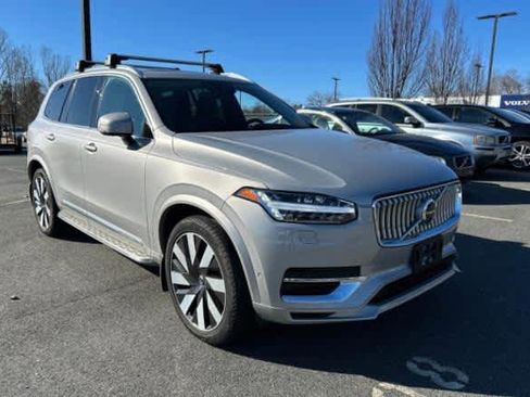 Used 2023 Volvo XC90 T8 Ultimate image 8