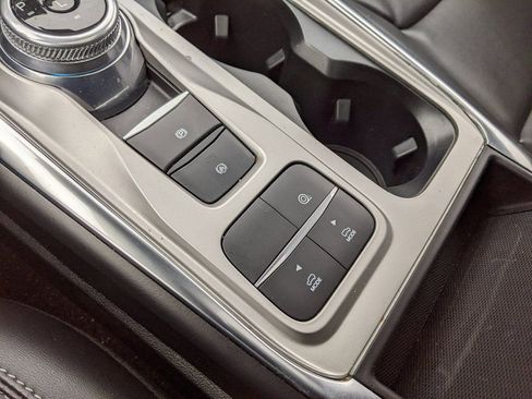 Used 2022 Ford Explorer XLT w/ Equipment Group 202A image 20