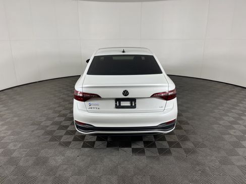 Used 2024 Volkswagen Jetta SE w/ Panoramic Sunroof Package image 4