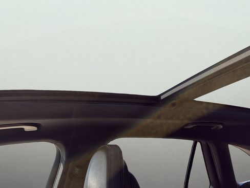 Certified 2026 Mercedes-Benz GLC 300 4MATIC image 18