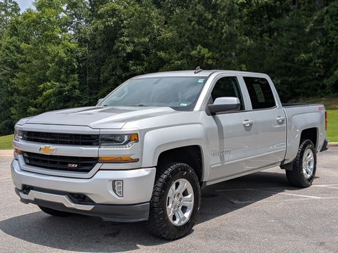 Used 2018 Chevrolet Silverado 1500 LT w/ All Star Edition AWD/4WD image 5