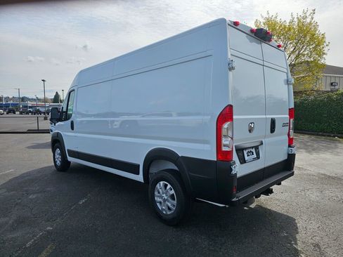 New 2025 RAM ProMaster 3500 w/ Quick Order Package 22G SLT image 6