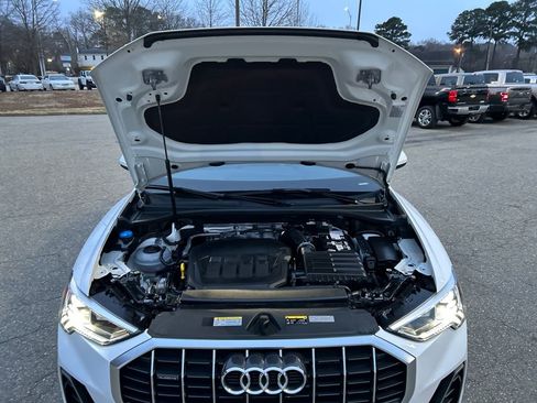 Used 2025 Audi Q3 2.0T Premium image 11