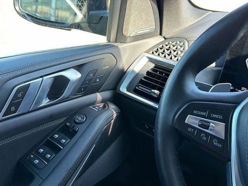 Used 2025 BMW X5 sDrive40i w/ Climate Comfort Package image 17