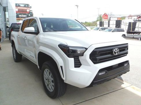Used 2024 Toyota Tacoma SR5 image 6