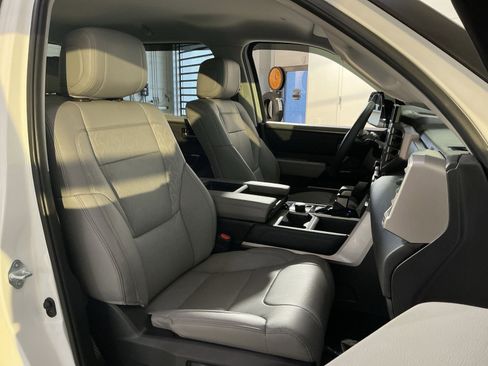 Used 2024 Toyota Tundra Limited image 32