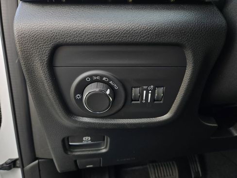 New 2025 Jeep Grand Cherokee Laredo X image 13