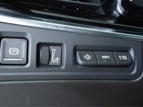 Used 2023 Cadillac XT6 Premium Luxury w/ Technology Package FWD image 24