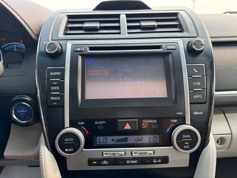 Used 2012 Toyota Camry XLE w/ Leather Pkg FWD image 14