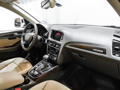 Used 2017 Audi Q5 2.0T Premium Plus w/ Technology Package AWD/4WD image 16