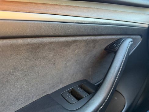 Used 2023 Tesla Model 3 Standard Range image 16