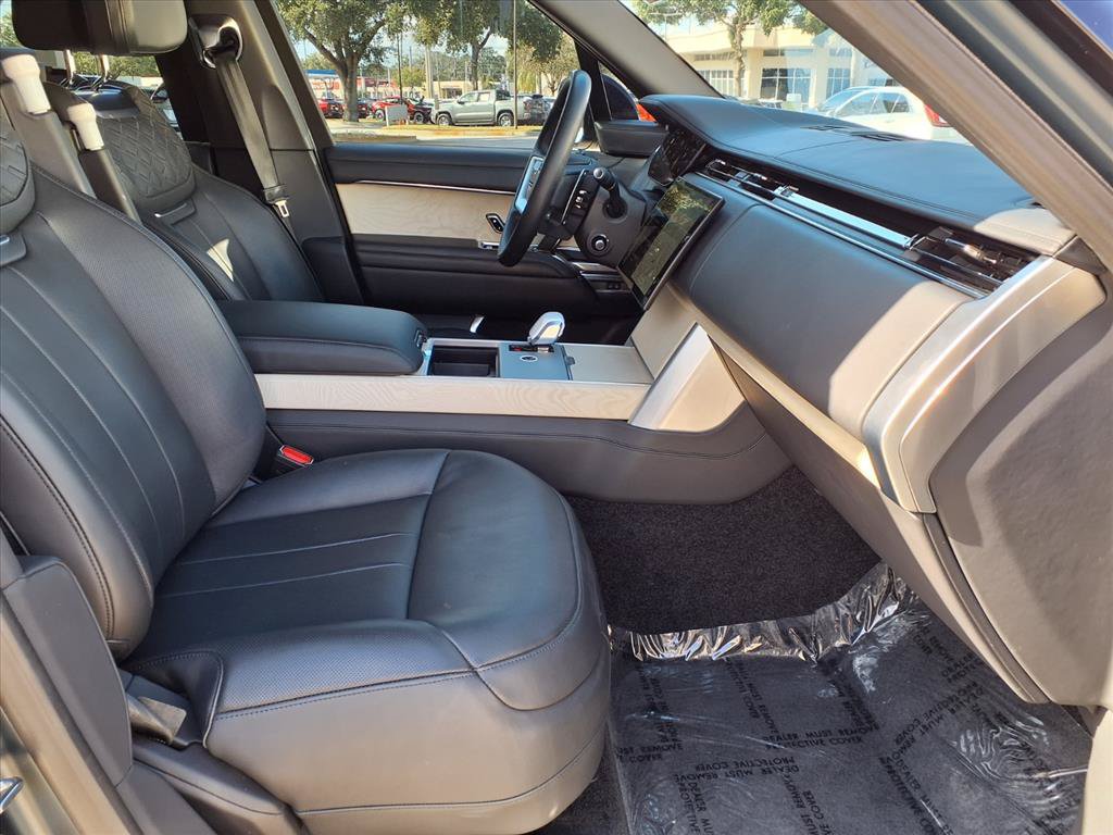 Used 2024 Land Rover Range Rover SV AWD/4WD image 9