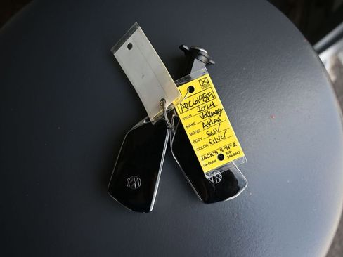 Used 2024 Volkswagen Atlas SE image 21