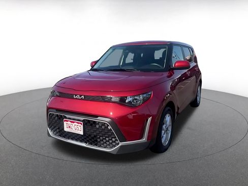 Used 2025 Kia Soul LX w/ LX Technology Package FWD image 4