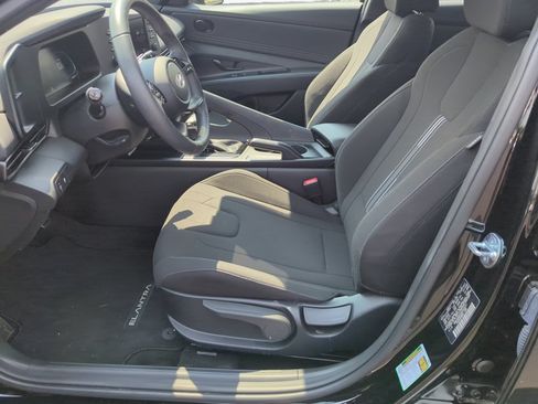 Certified 2025 Hyundai Elantra Sport FWD image 11