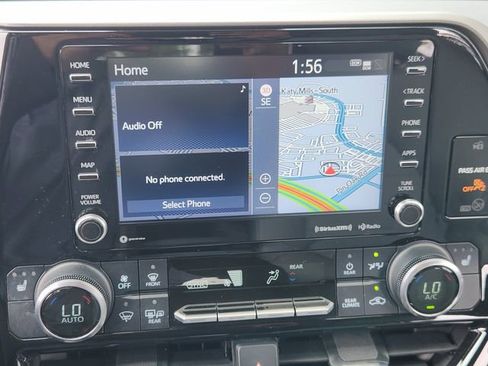 Used 2022 Toyota Highlander XLE image 12