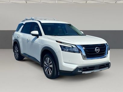 Used 2022 Nissan Pathfinder SL