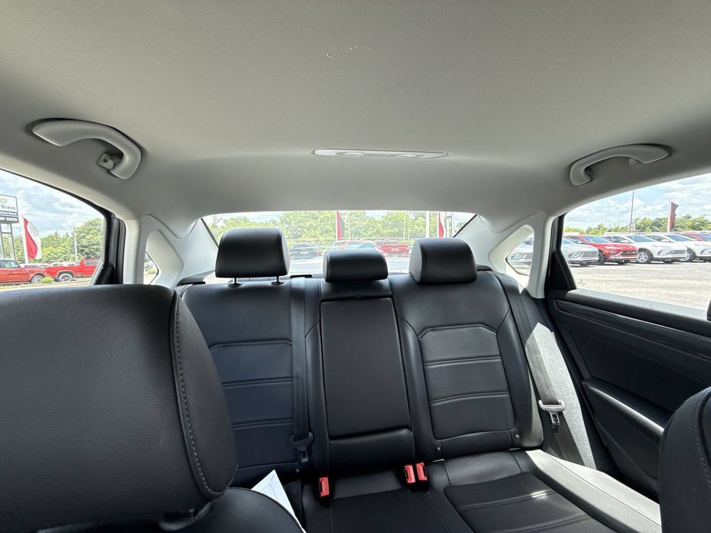 Used 2020 Volkswagen Passat 2.0T R-Line FWD image 28