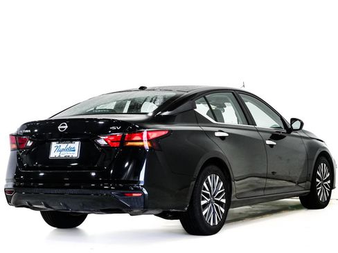 Used 2024 Nissan Altima 2.5 SV FWD image 6