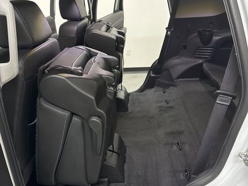 Used 2020 GMC Yukon SLT image 37