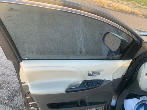 Used 2020 Toyota Sienna LE image 11