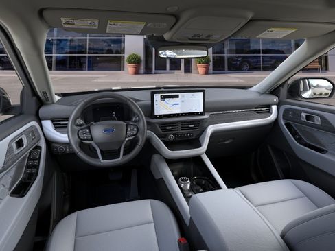 New 2026 Ford Explorer Platinum w/ LUX Leather Package AWD/4WD image 9