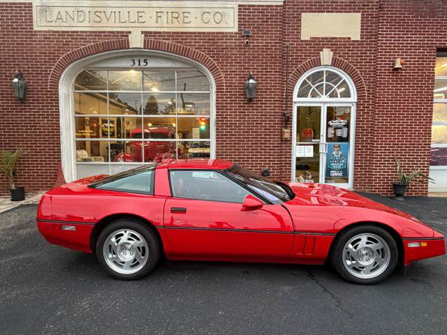 Used 2000 Chevrolet Corvette Coupe w/ Roof Pkg RWD image 2