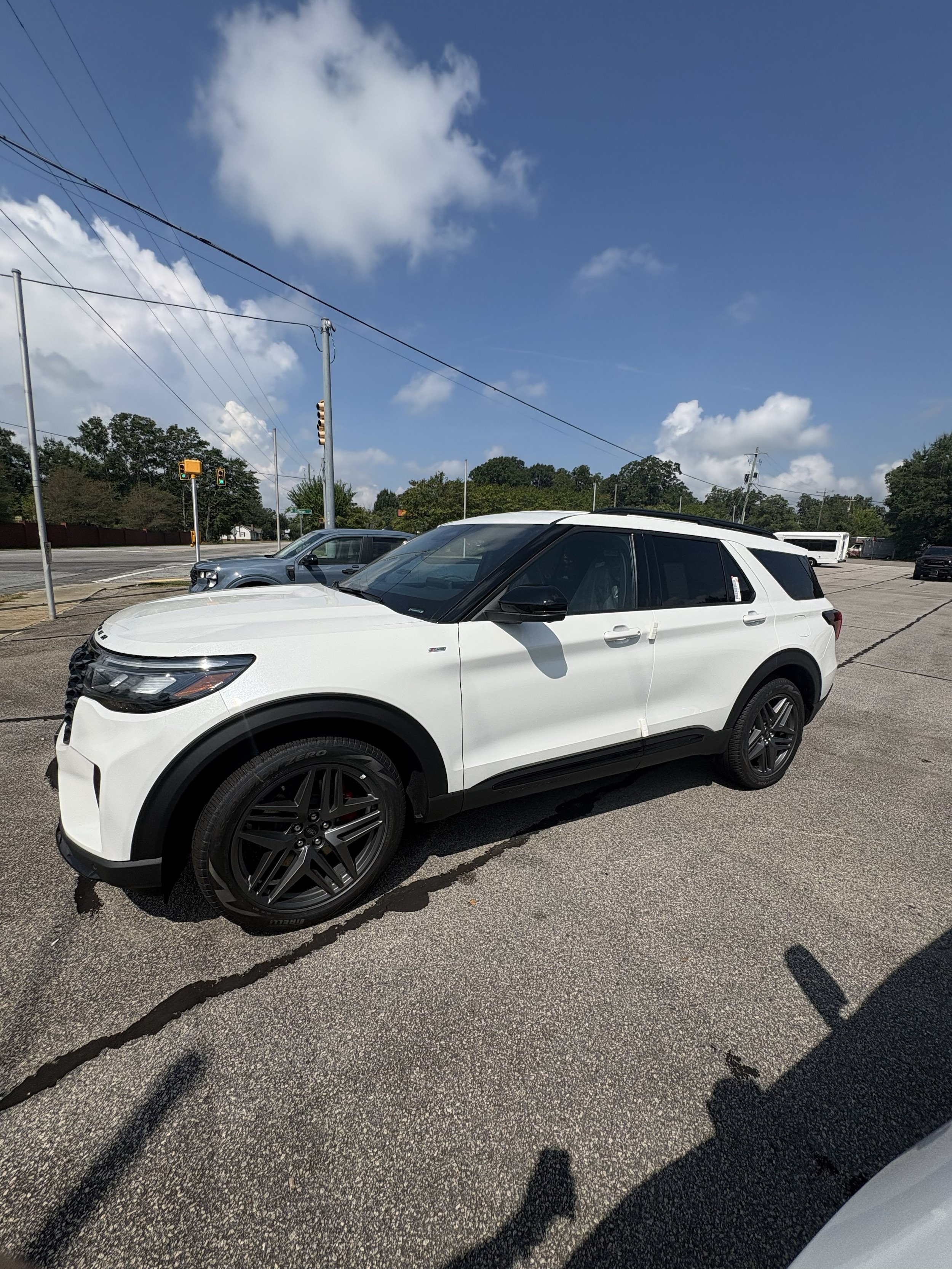 New 2026 Ford Explorer ST-Line w/ ST-Line Street Pack RWD image 2