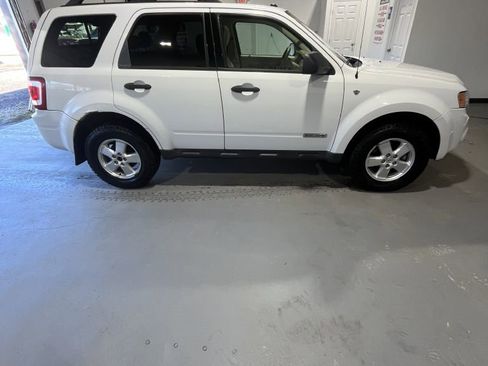 Used 2008 Ford Escape XLT image 2