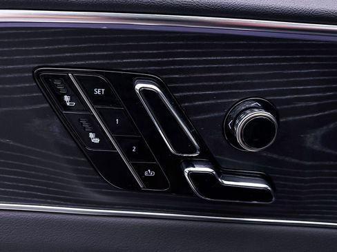 Used 2025 Cadillac Lyriq Sport AWD/4WD image 19