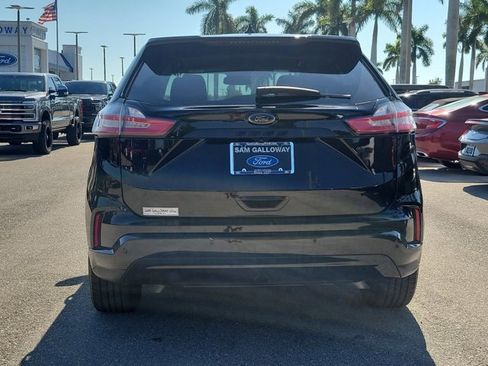 Used 2022 Ford Edge SE w/ Black Appearance Package image 5