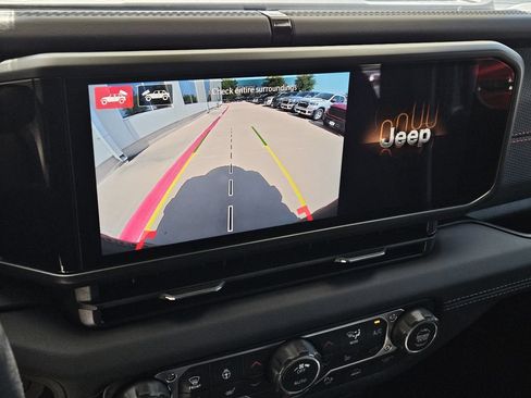 New 2026 Jeep Wrangler Unlimited Rubicon AWD/4WD image 19