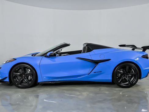 Used 2024 Chevrolet Corvette Z06 w/ Z07 Performance Package RWD image 8