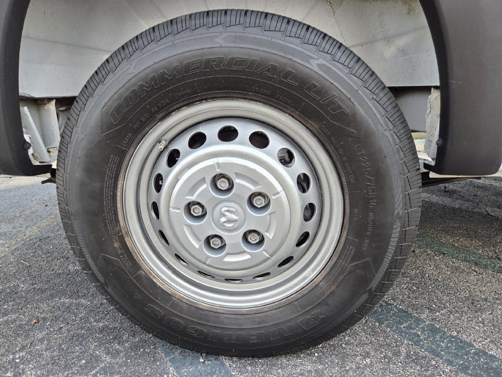 Used 2024 RAM ProMaster 2500 w/ Convenience Group FWD image 5