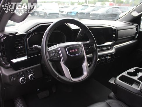 Used 2023 GMC Sierra 1500 SLT AWD/4WD image 13