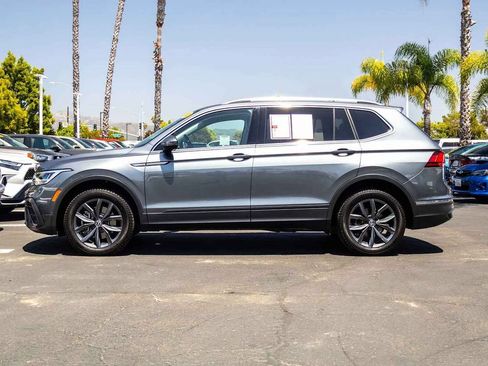 Used 2022 Volkswagen Tiguan SE w/ Panoramic Sunroof Package AWD/4WD image 5