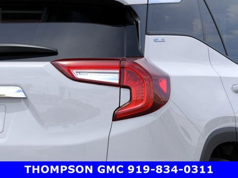 New 2023 GMC Terrain SLE image 11