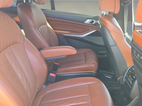 Used 2021 BMW X7 xDrive40i w/ M Sport Package image 18