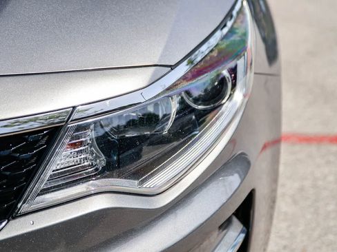 Used 2018 Kia Optima LX w/ 17" Alloy Wheels Package FWD image 10