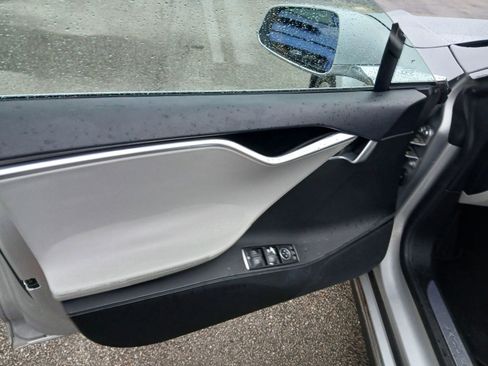 Used 2015 Tesla Model S 60 image 12