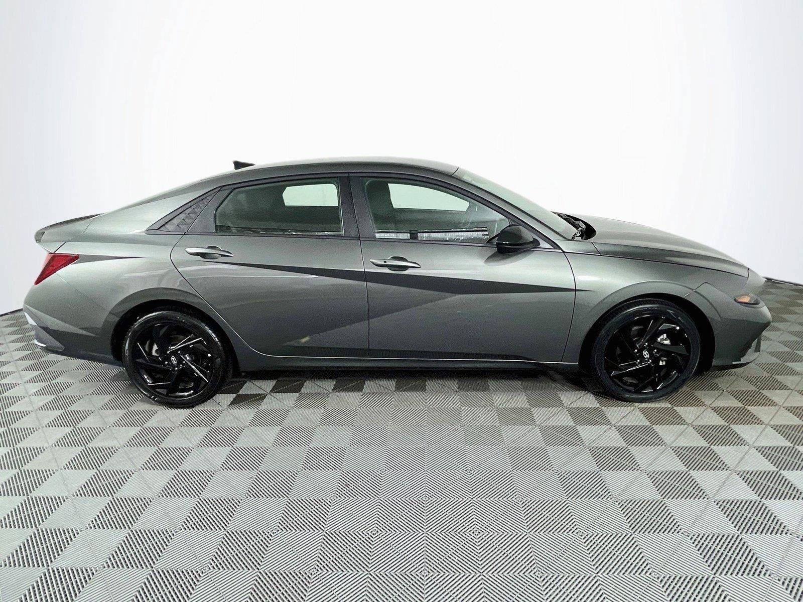 Certified 2026 Hyundai Elantra Sport FWD image 11