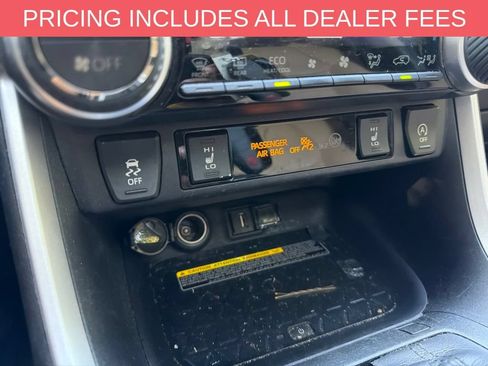 Used 2020 Toyota RAV4 XLE Premium FWD image 13