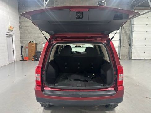Used 2015 Jeep Patriot Latitude image 23