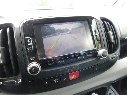 Used 2014 FIAT 500L Easy image 17