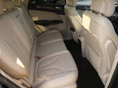 Used 2018 Lincoln MKC Reserve image 16
