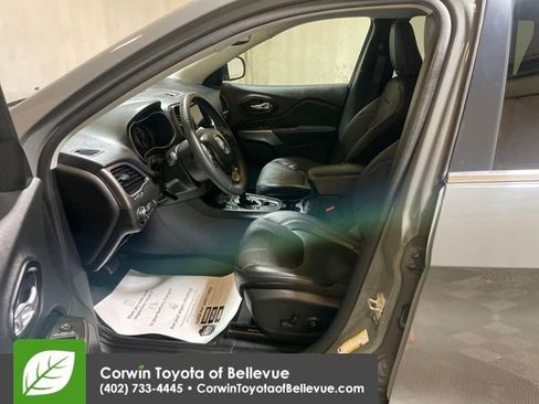 Used 2021 Jeep Cherokee Latitude Lux image 9