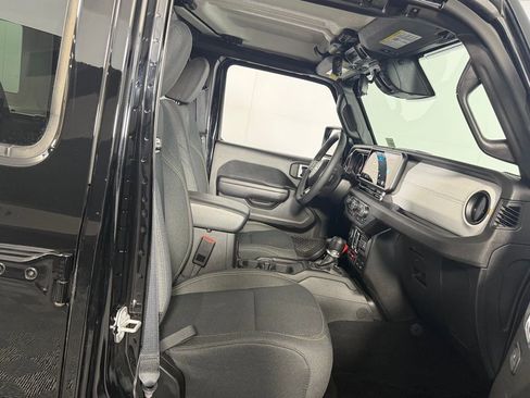 Used 2025 Jeep Wrangler Unlimited Sport AWD/4WD image 29