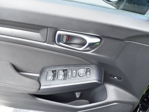 Certified 2025 Honda Civic Sport image 13