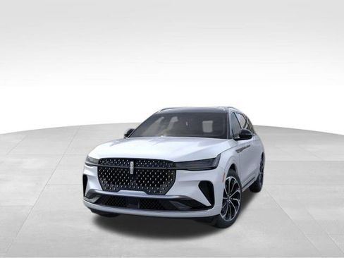 New 2026 Lincoln Nautilus Reserve image 3