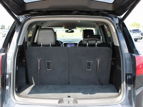 Used 2019 GMC Acadia SLT image 8